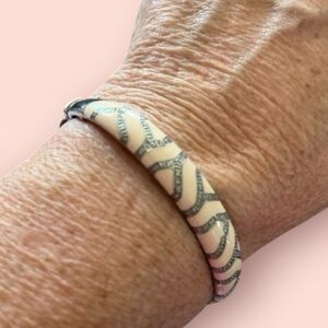 Exquisite JWBR 925 Sterling Silver Pink and Diamond Hinged Cuff Bracelet